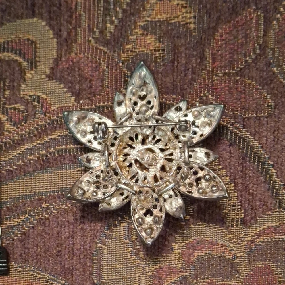 Elegant Blue Crystal Flower Brooch
